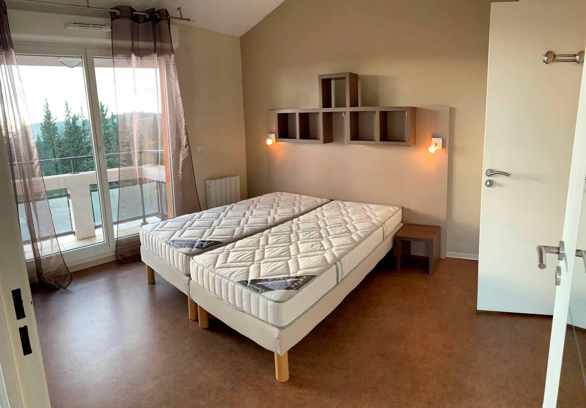 Résidence étudiante à Aix-en-Provence T2 33m² en location chambre avec lit